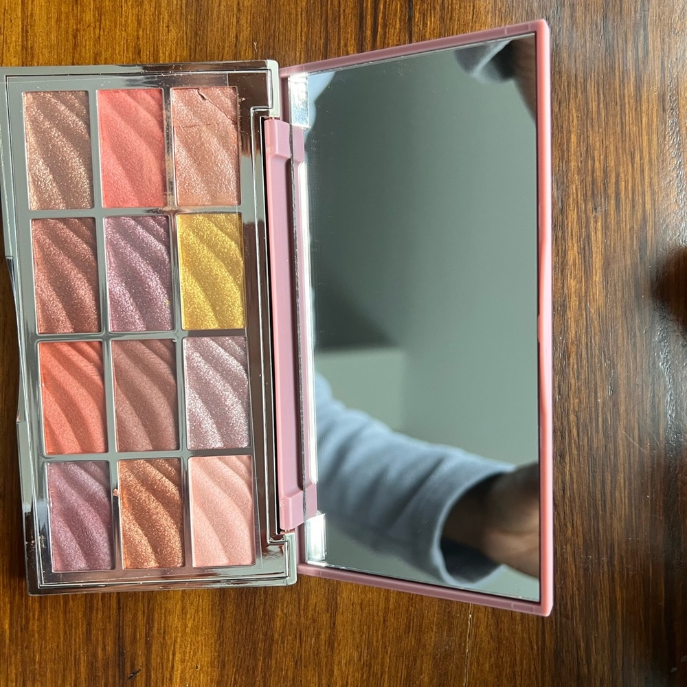 12-Color Eyeshadow Palette - Shimmer and Matte
